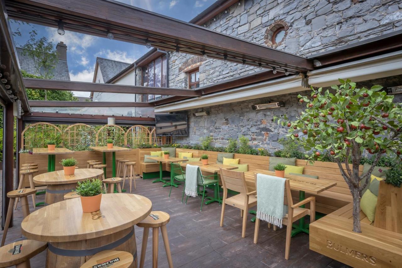 Court Yard Hotel Leixlip Eksteriør bilde
