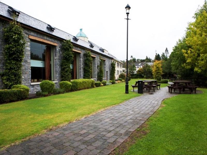 Court Yard Hotel Leixlip Eksteriør bilde