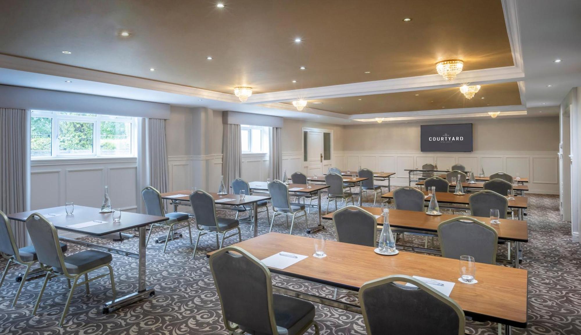 Court Yard Hotel Leixlip Eksteriør bilde